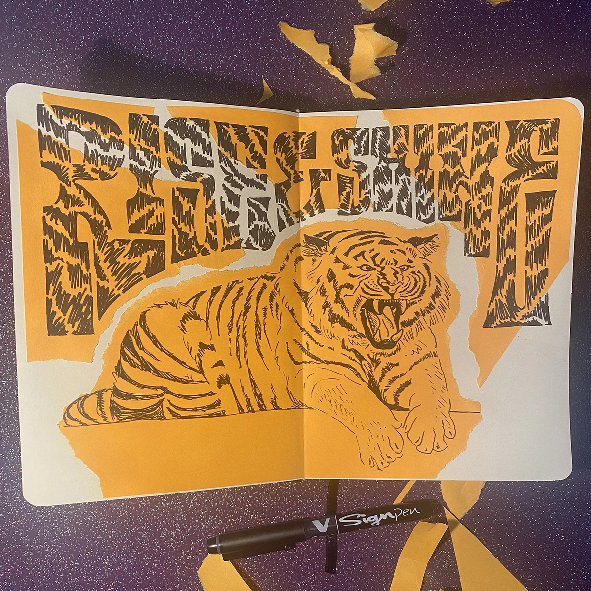 CARNET-Rise-and-shine-KOSMIK Pages de carnet où est illustrée l'expression anglaise "Rise and Shine" autour d'un tigre qui n'a pas l'air d'excellente humeur.