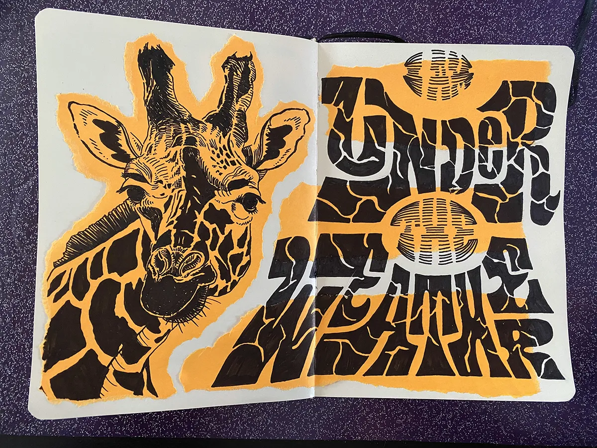 CARNET-Under-the-Weather-KOSMIK Pages de carnets où est illustrée l'expression anglaise "I am under the weather" près de la tête d'une girafe qui n'a pas l'air dans son assiette.