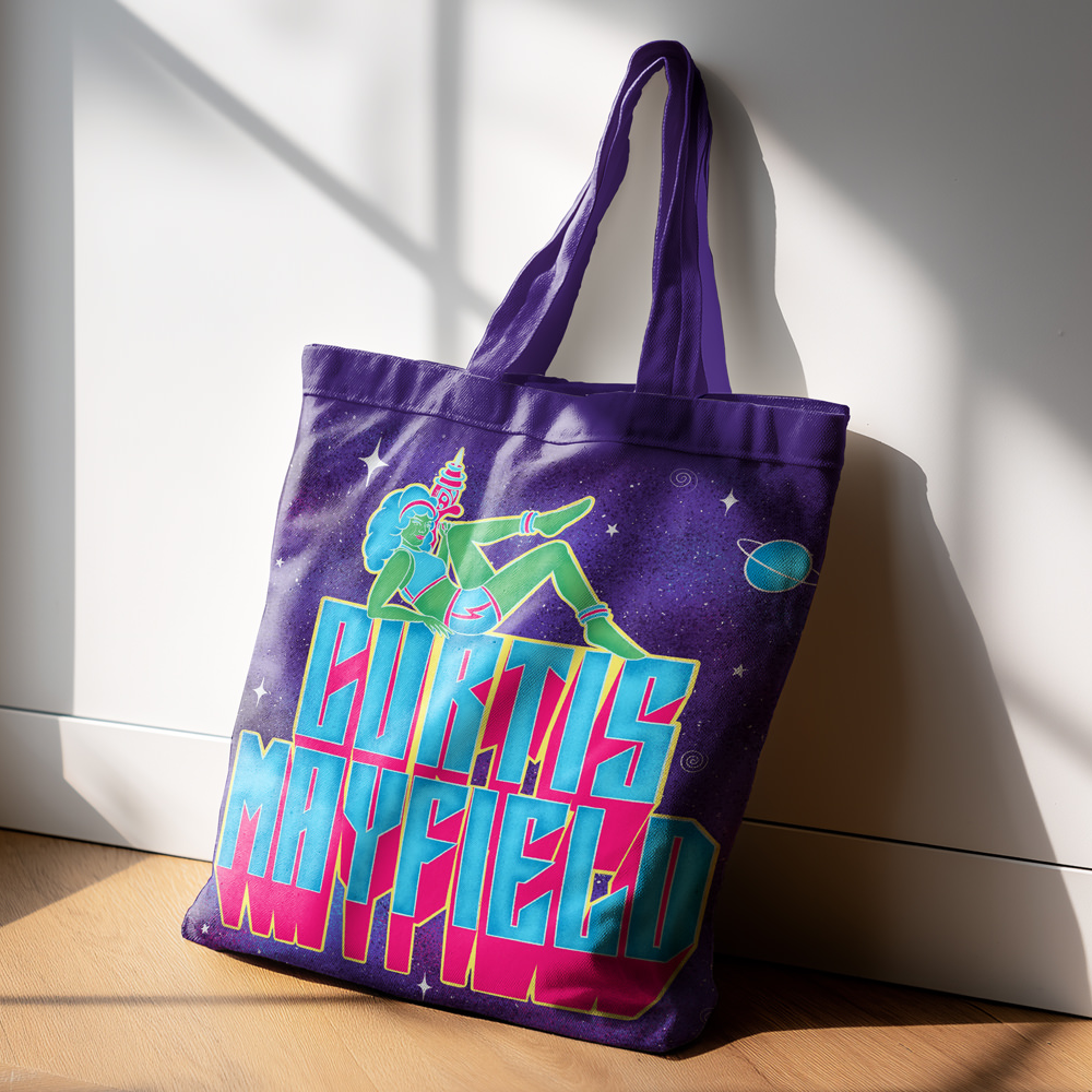 Tote bag portant le lettrage rendant hommage à Curtis Mayfield